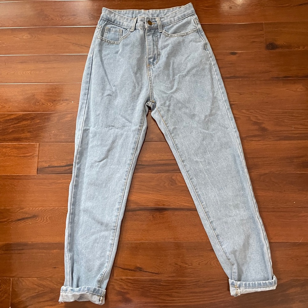 Brand new never worn light blue mom jeans